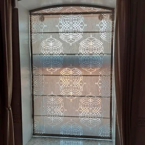{{photo.Alt || photo.Description || 'Римская штора на арочное окно фото 3032'}}